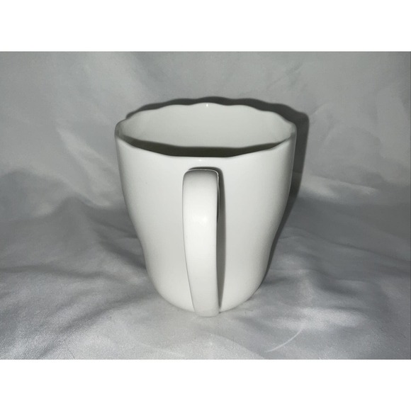 ROSCHER FINE BONE WHITE CHIN SCALLOPED EDGE COFFEE TEA MUG CUP - Picture 2 of 8